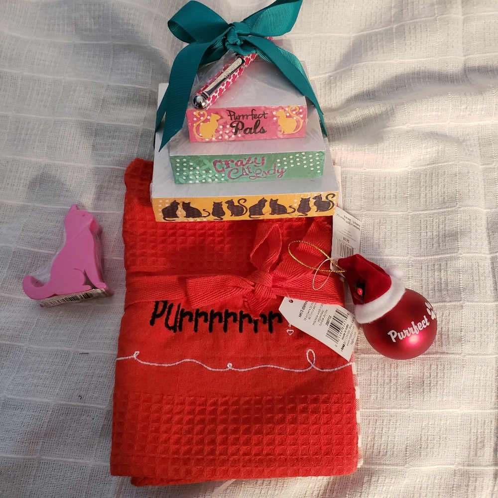 Red and black cat Christmas gift pack